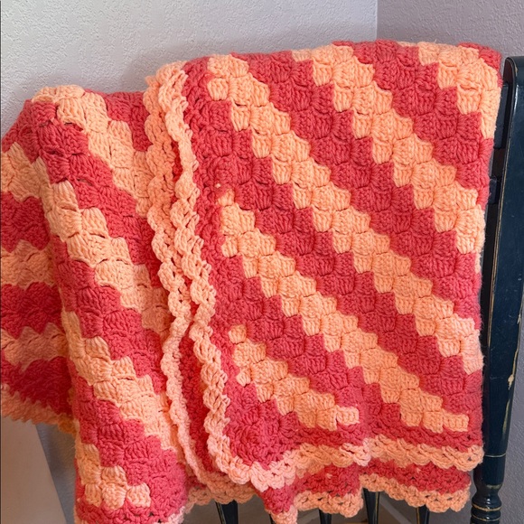 Handmade Cozy Comfy Crochet Knit Blanket Throw pink salmon - Picture 2 of 2